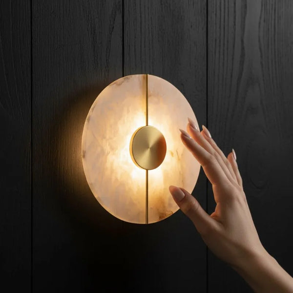 Luminária de parede em pedra natural marmore em um ambiente elegante e sofisticado sala ou quarto