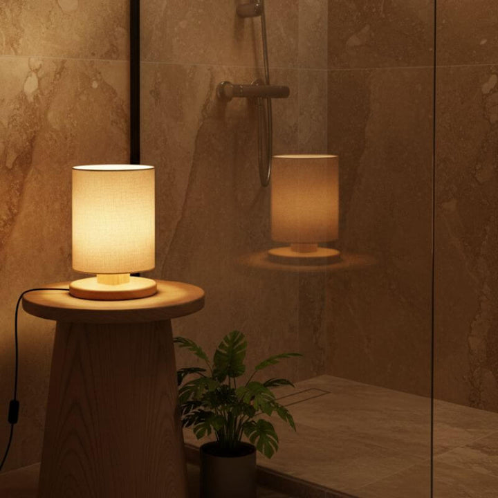 Abajur de mesa de madeira rústico
artesanal com luz quente7