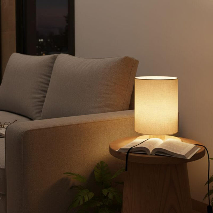 Abajur de mesa de madeira rústico
artesanal com luz quente1